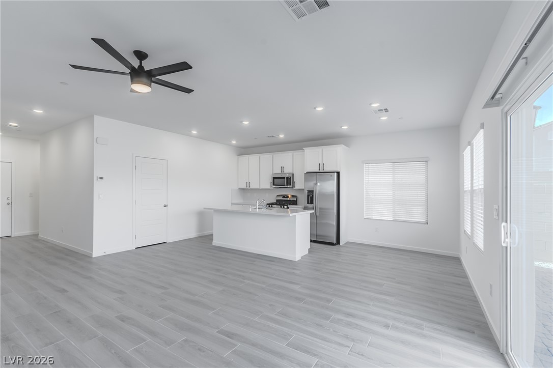 9934 Kimura Hills Avenue Property Photo 6