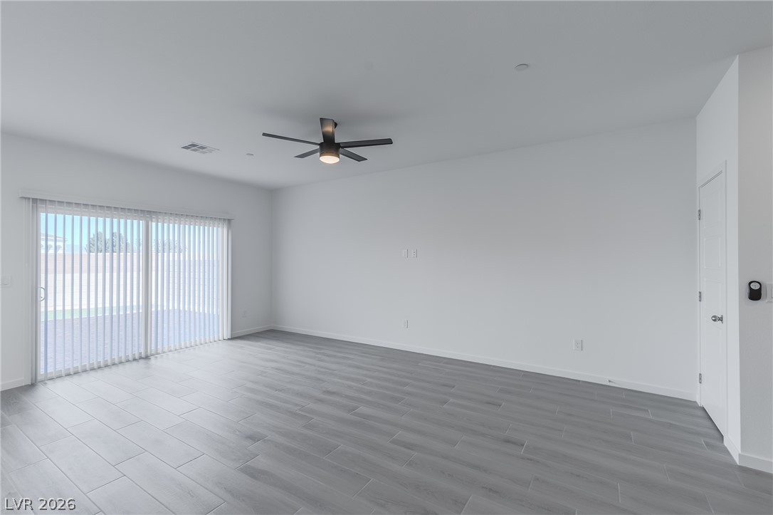 9934 Kimura Hills Avenue Property Photo 7