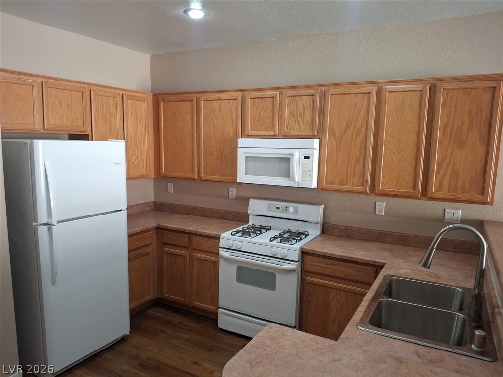 4002 Champagne Wood Drive Property Photo 8
