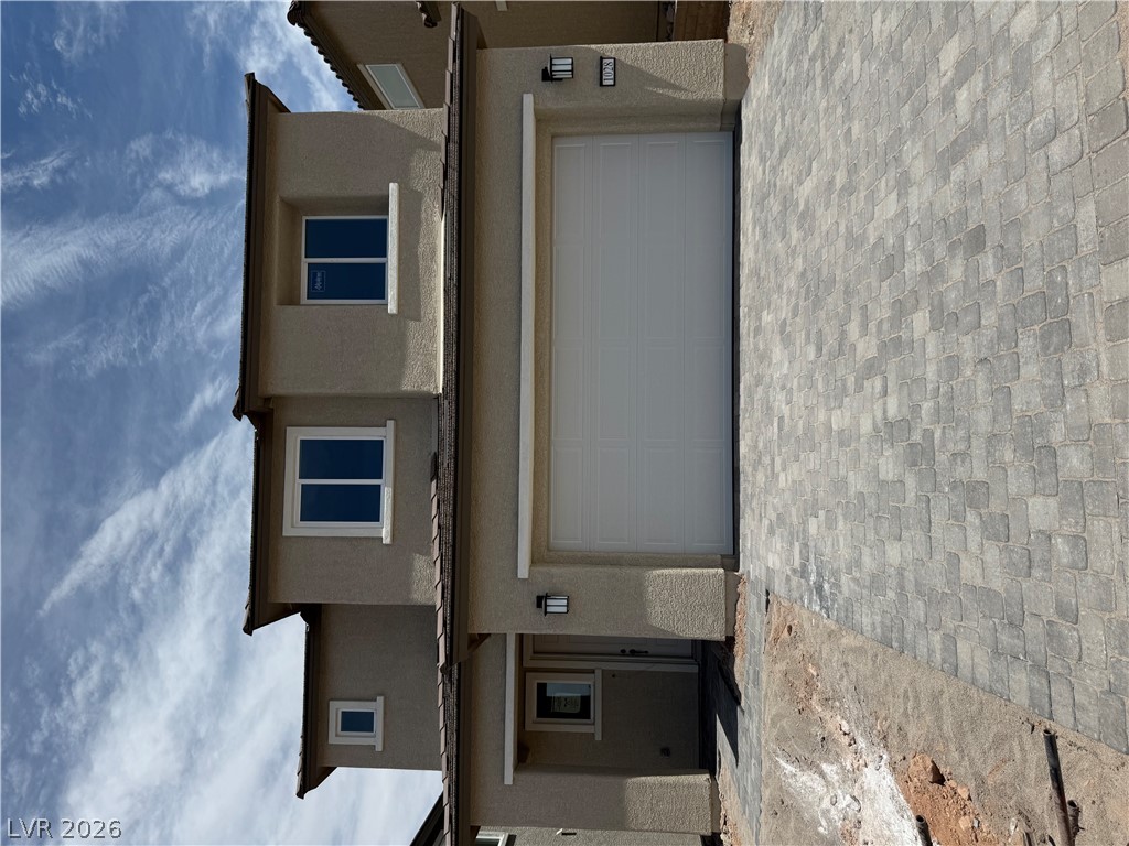 1028 Magenta Dusk Place Property Photo 2