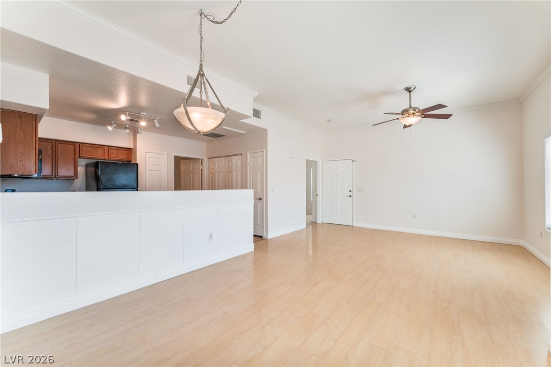 9303 West Gilcrease Avenue 2189 Property Photo 12