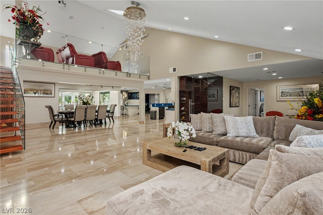 1355 Westwind Road Property Photo 3