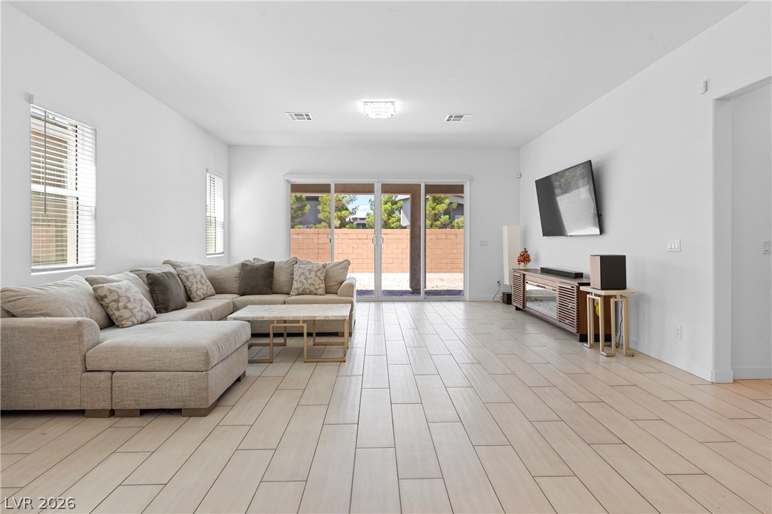 10205 Tumbaga Street Property Photo 3