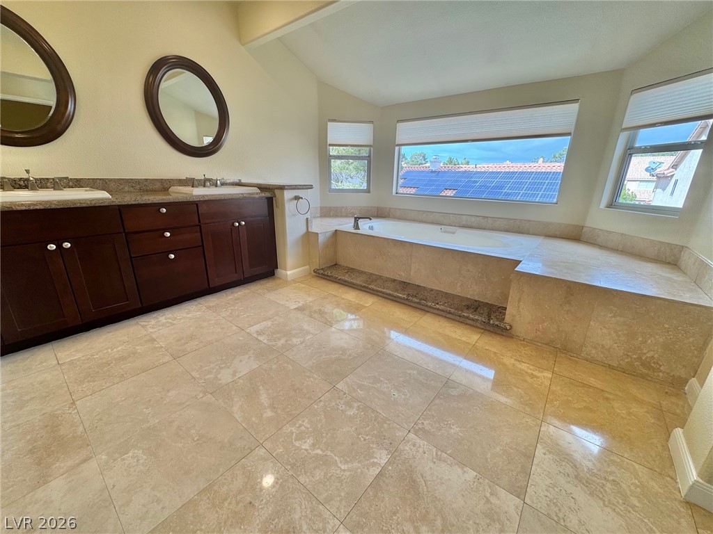 8240 Tivoli Cove Drive Property Photo 12