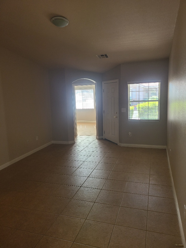 4820 Violet Bay Court - Property Photo 2