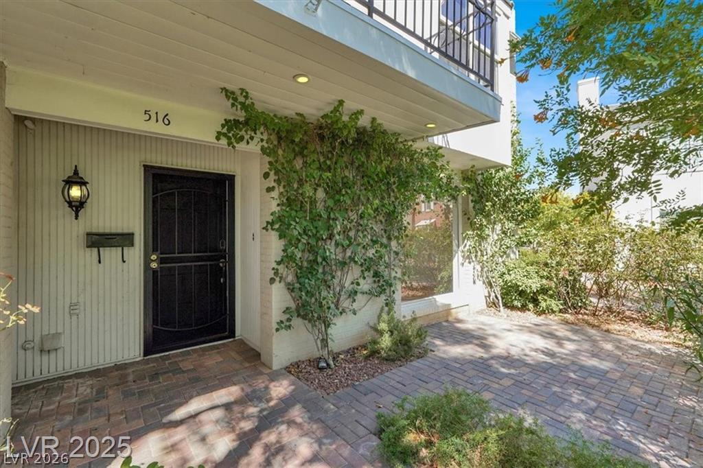 516 Tam O Shanter Property Photo 3