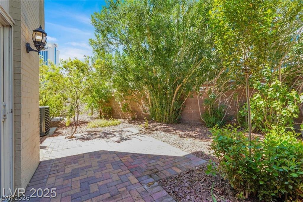 516 Tam O Shanter Property Photo 22