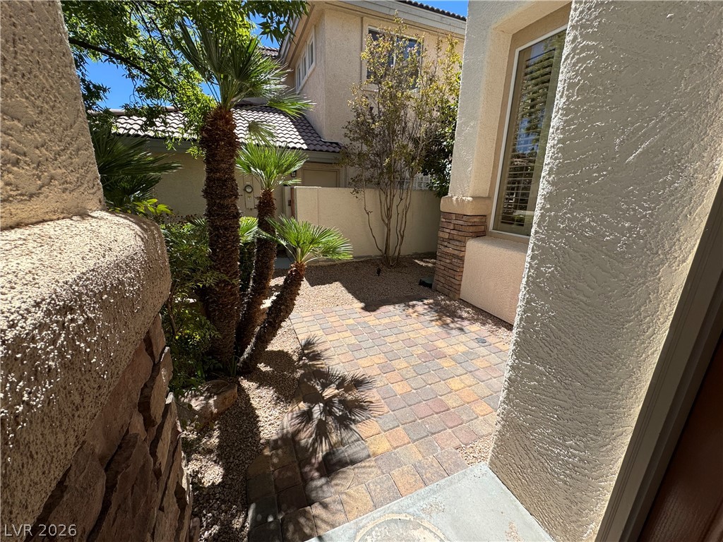 2109 Scarlet Rose Drive Property Photo 2