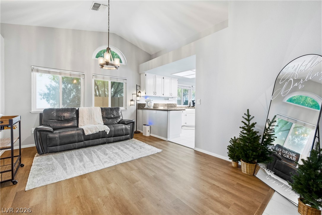 5112 Appealing Court Property Photo 6