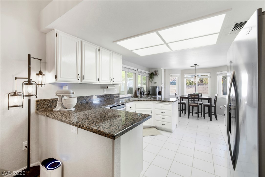 5112 Appealing Court Property Photo 9