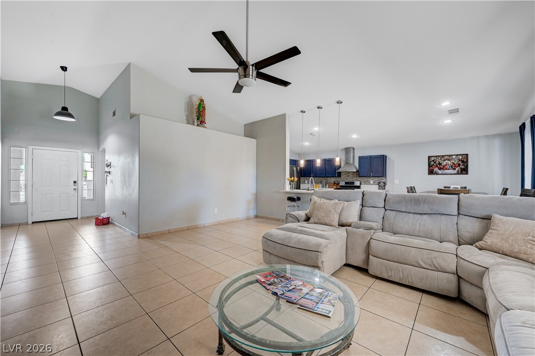 4409 Bucking Bronco Road Property Photo 8