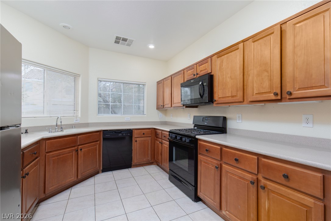 8940 Spotted Tail Avenue ------ Property Photo 5