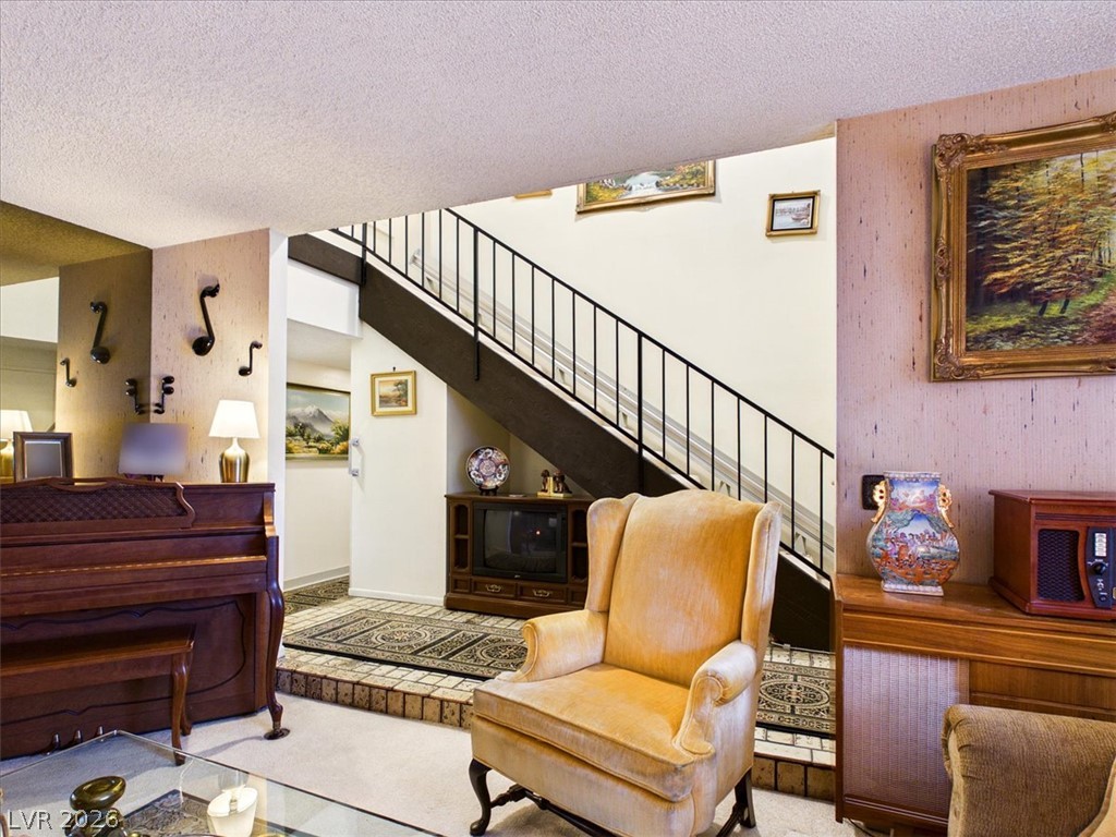 3885 Redwood Street Property Photo 14