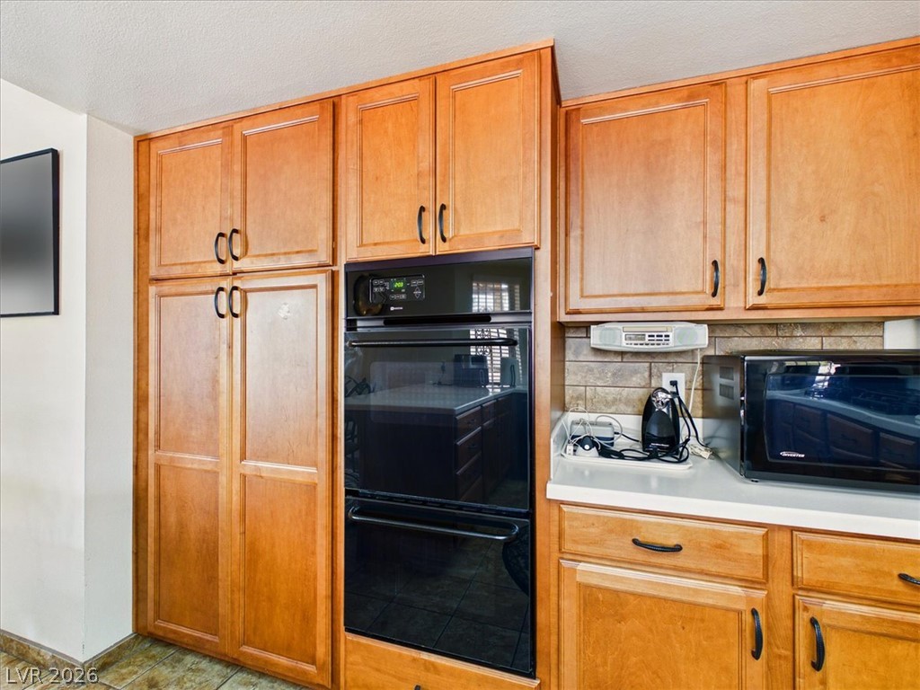 3885 Redwood Street Property Photo 43