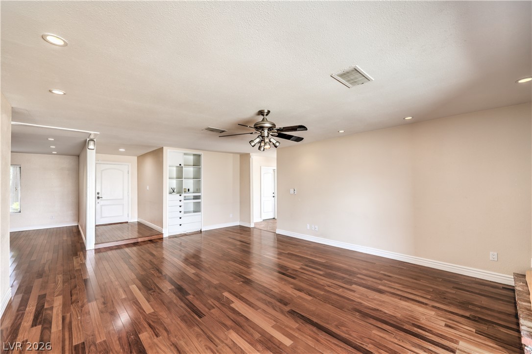 2617 Yardley Street Property Photo 10