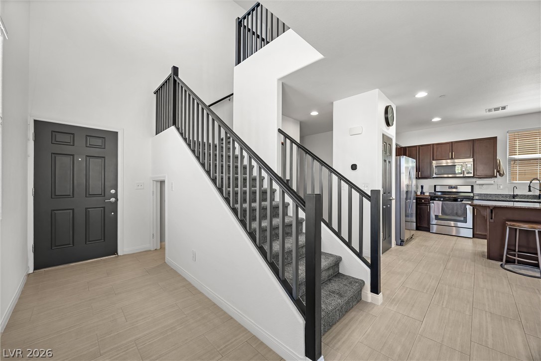124 Fiery Hill Avenue Property Photo 4