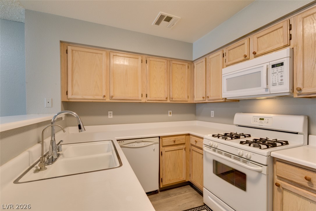 2117 Willowbury Drive D Property Photo 5