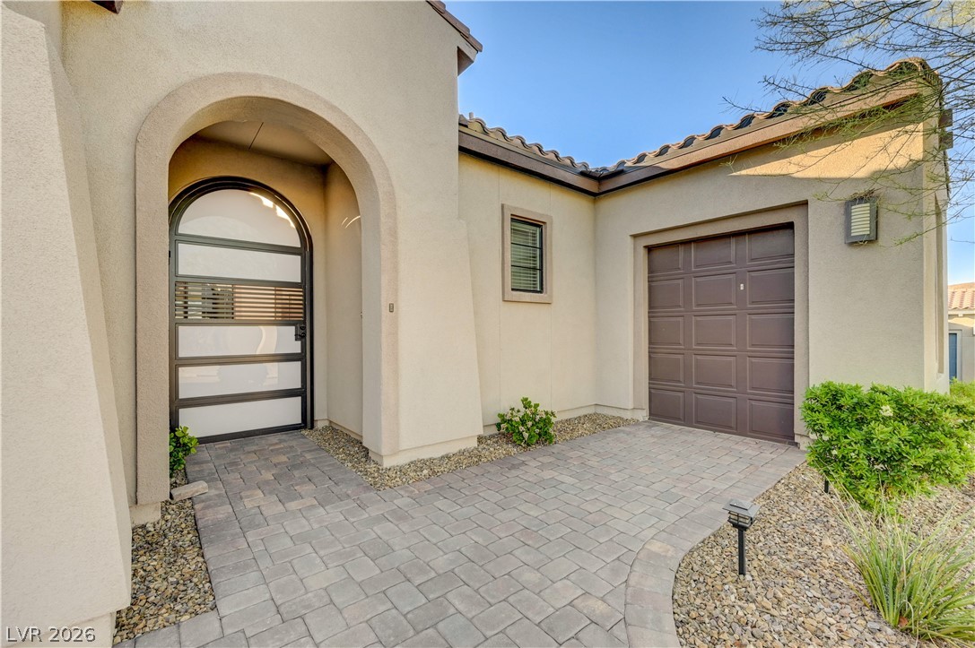 51 Thorn Creek Street Property Photo 3