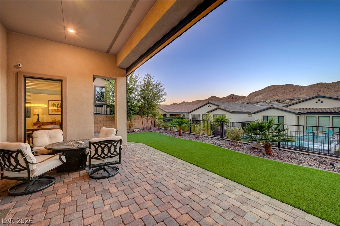 51 Thorn Creek Street Property Photo 41