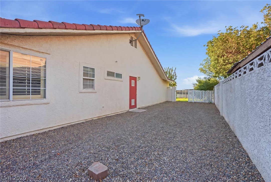 100 East Highland Drive Property Photo 49