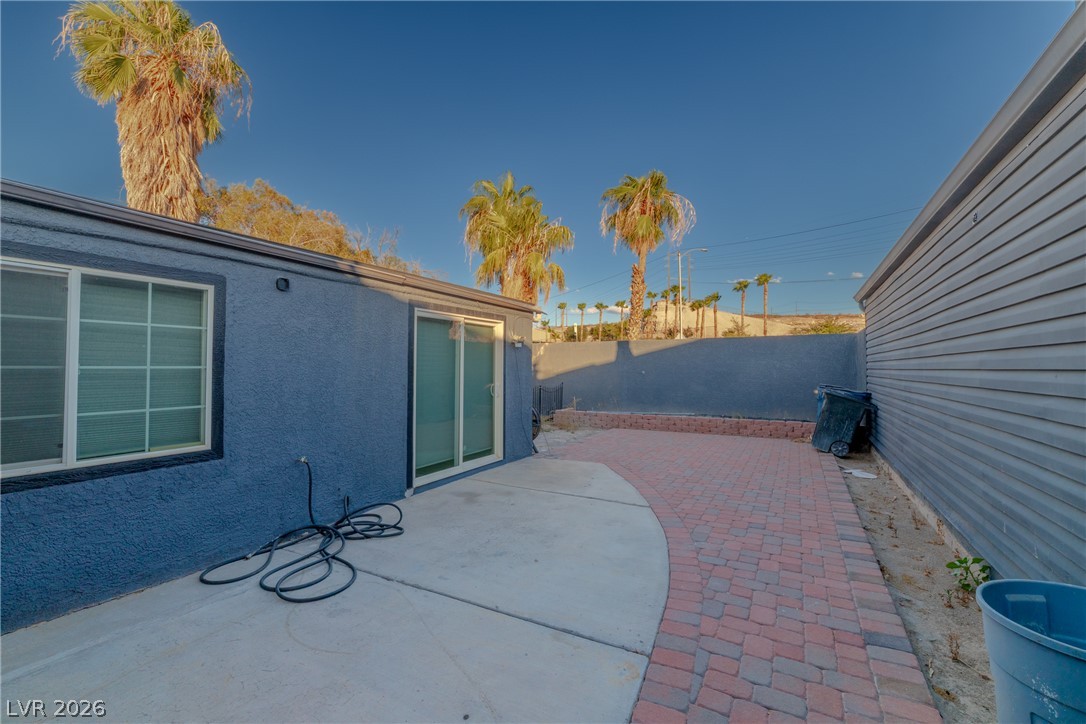5676 Hobble Creek Drive Property Photo 5