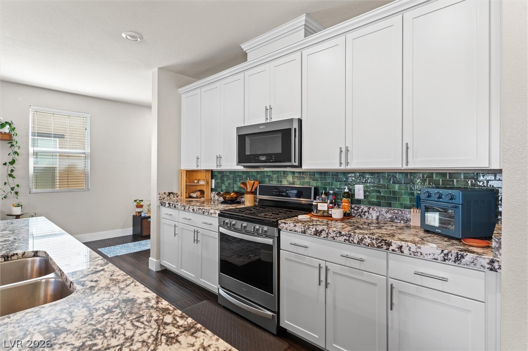 9742 Cluny Avenue Property Photo 12