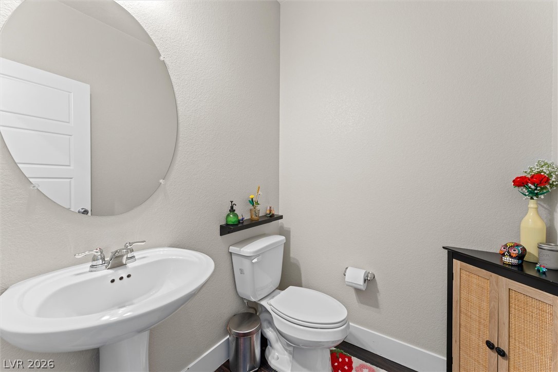 9742 Cluny Avenue Property Photo 15