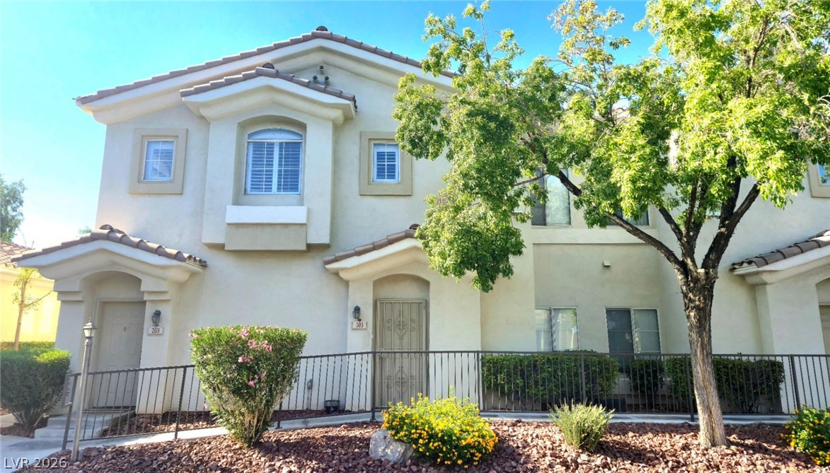10001 Crimson Palisades Place 103 Property Photo 2