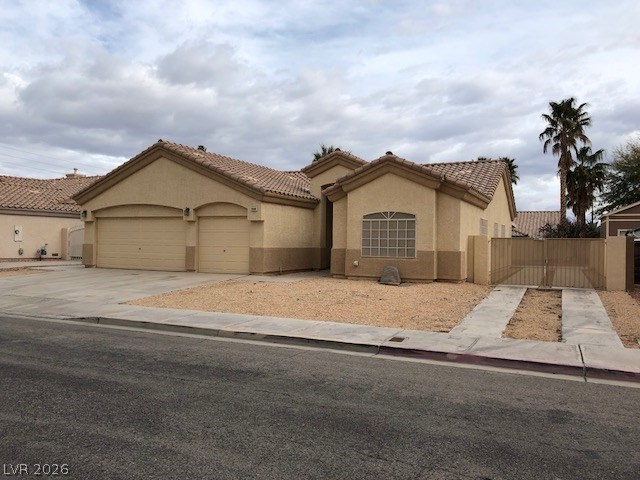 8960 Tumbling Pebble Way Property Photo 3