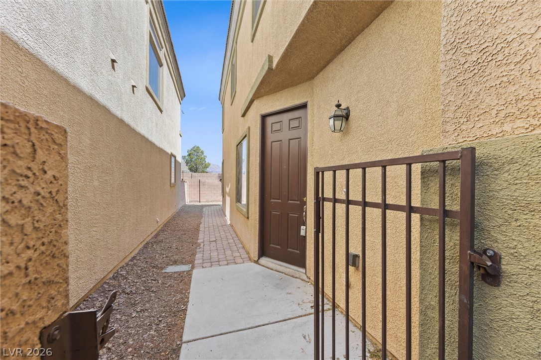 108 Yellow Flame Avenue Property Photo 4