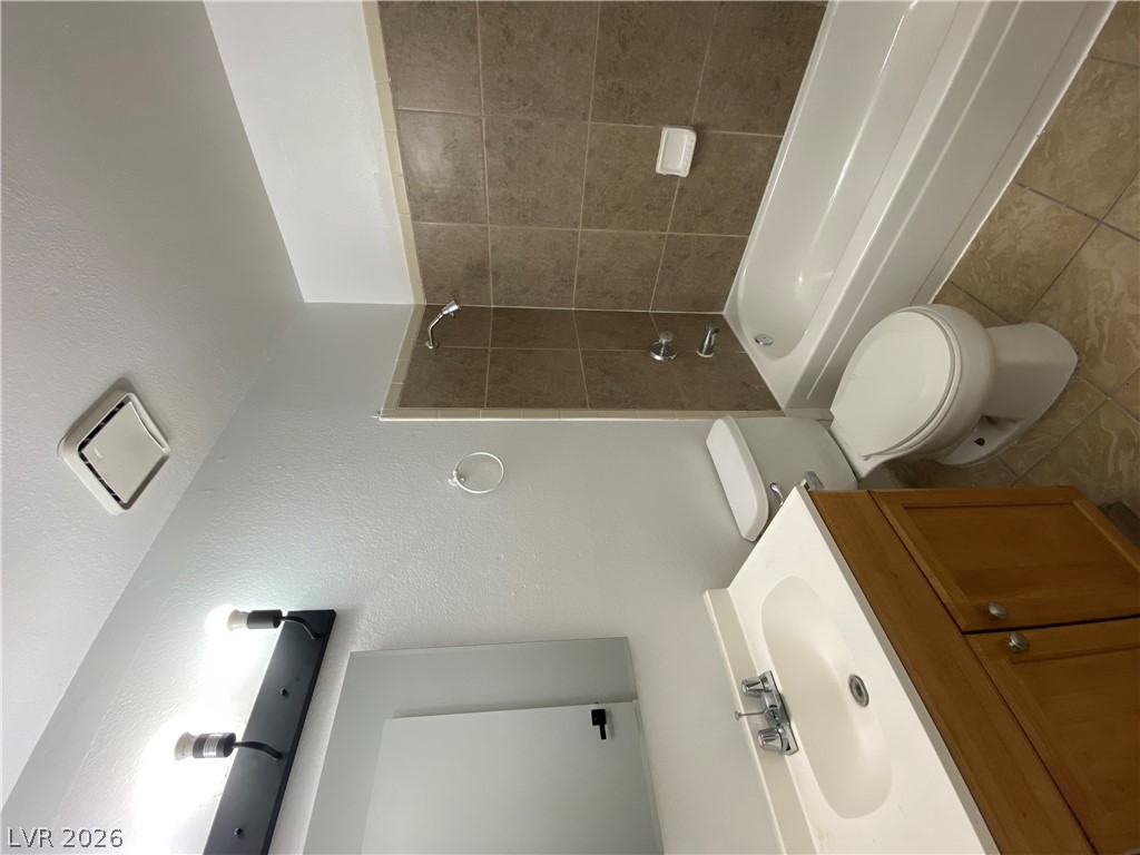 4750 Thunderbolt Avenue 3 Property Photo 6