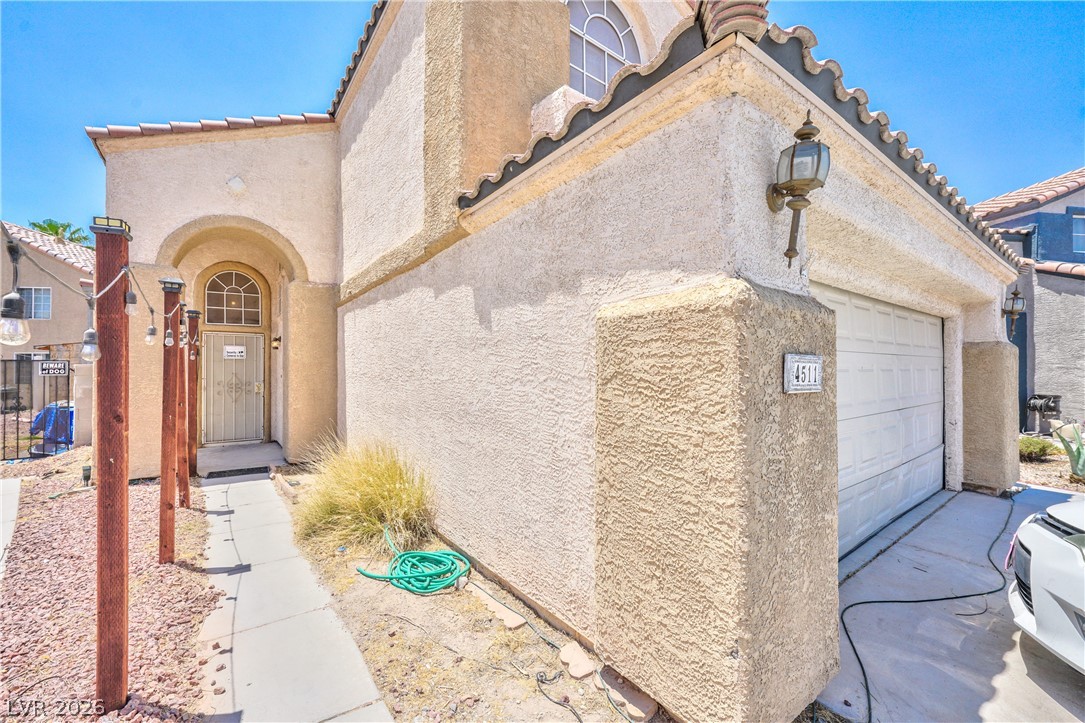 4511 Calico Cliff Court Property Photo 2