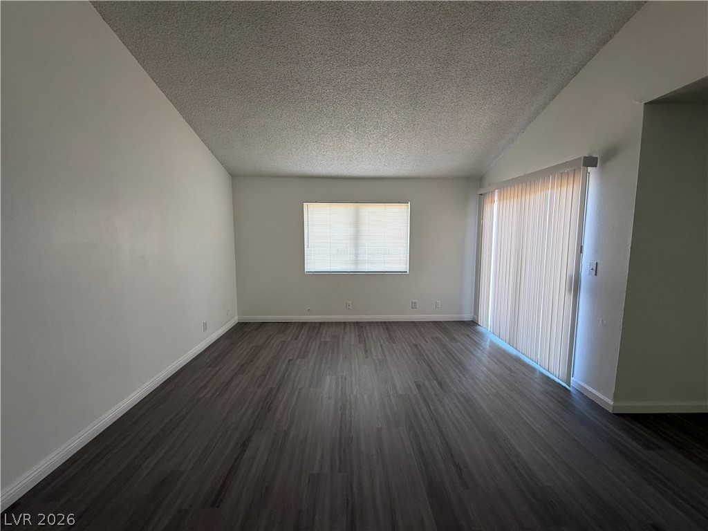 5188 Garden Lane C Property Photo 4