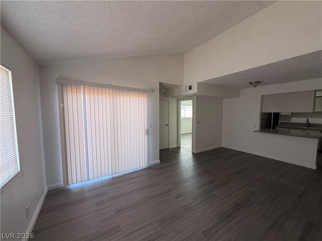 5188 Garden Lane C Property Photo 6