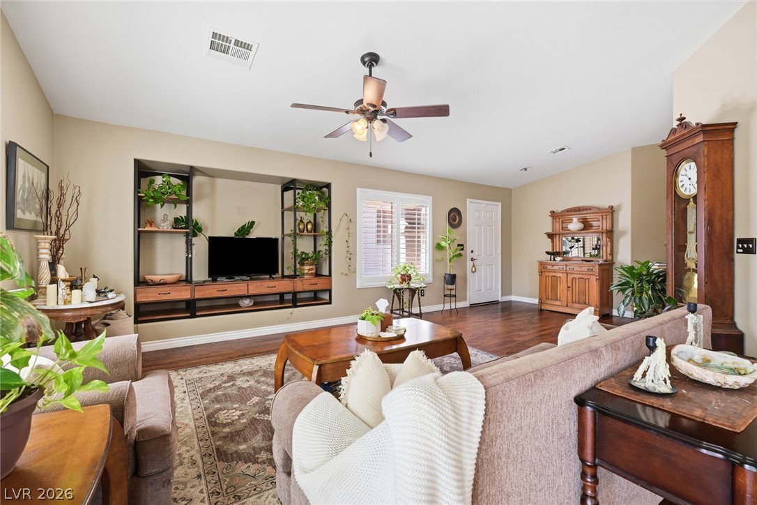 8841 Spinning Wheel Avenue Property Photo 6