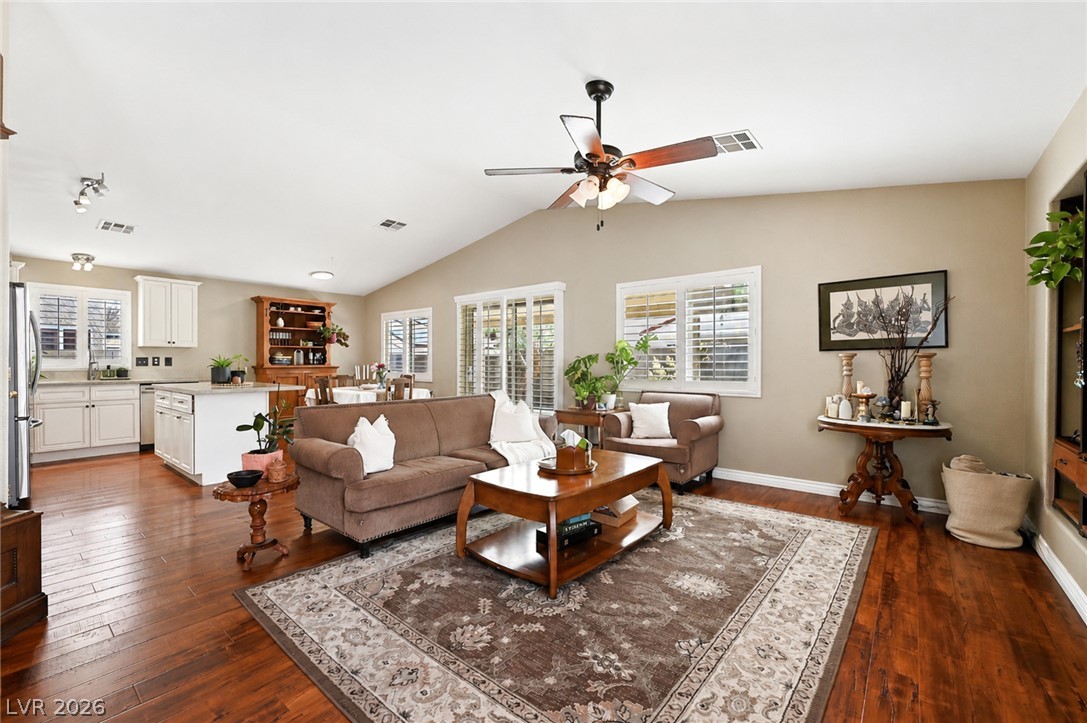 8841 Spinning Wheel Avenue Property Photo 8