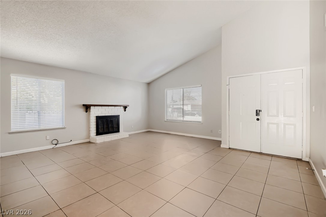 1290 Linn Lane Property Photo 5