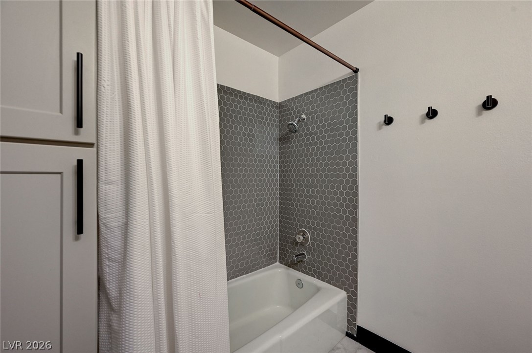 573 Greenbriar Townhouse Way Property Photo 20