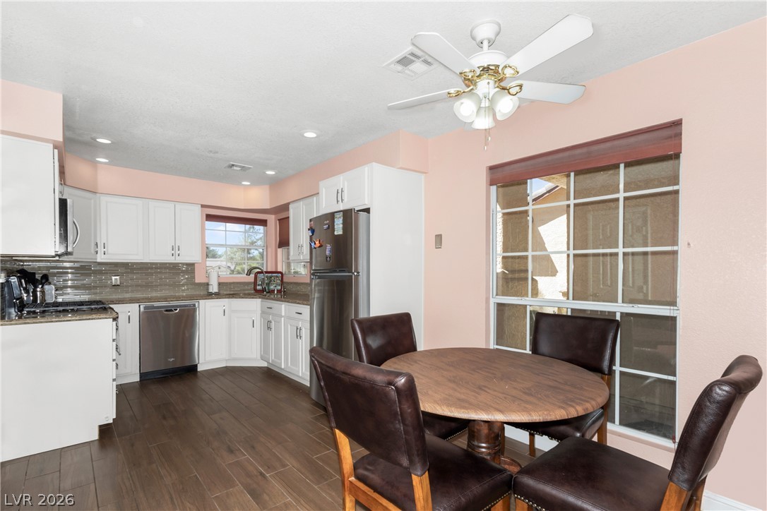 5612 Port Barrington Way Property Photo 9
