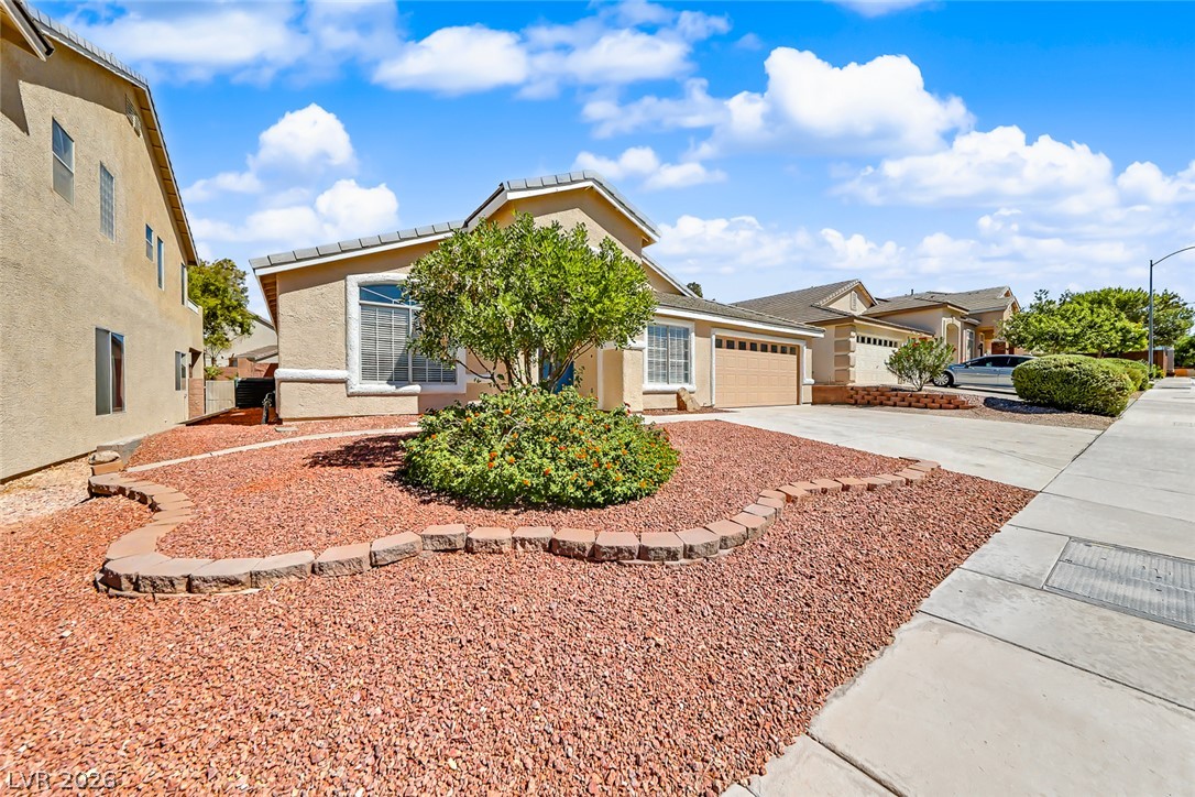 2734 Enchanted Isle Street Property Photo 2