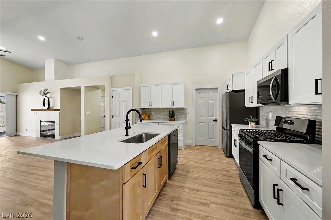2734 Enchanted Isle Street Property Photo 12