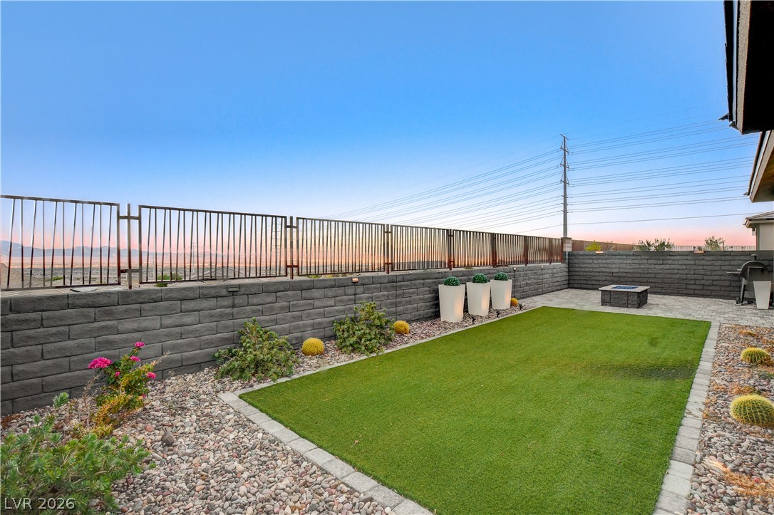 2720 Free Formed Court Property Photo 42