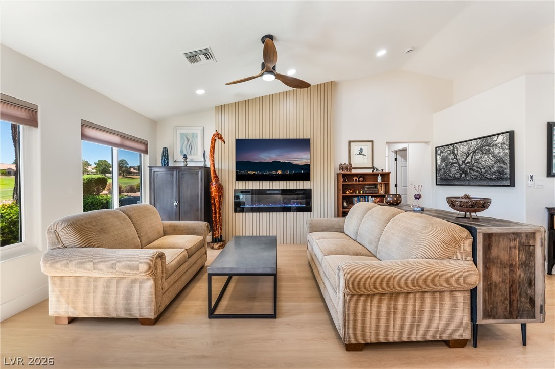 9369 Villa Ridge Drive Property Photo 8