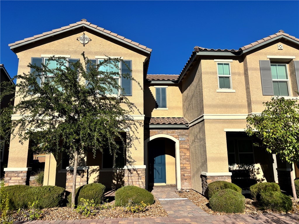 2850 Alenga Street Property Photo 1