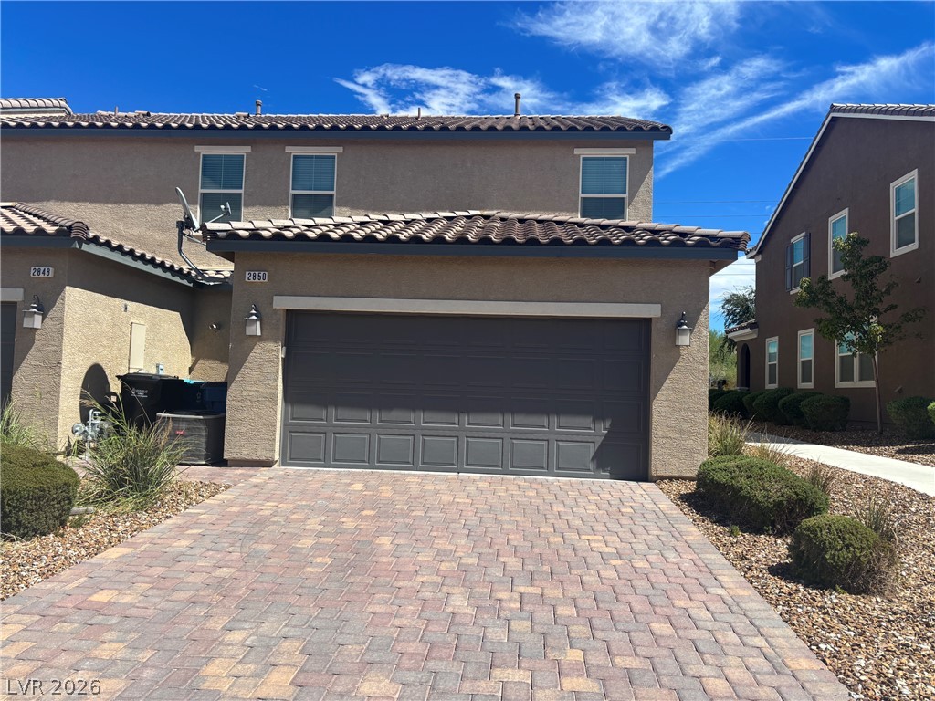 2850 Alenga Street Property Photo 4