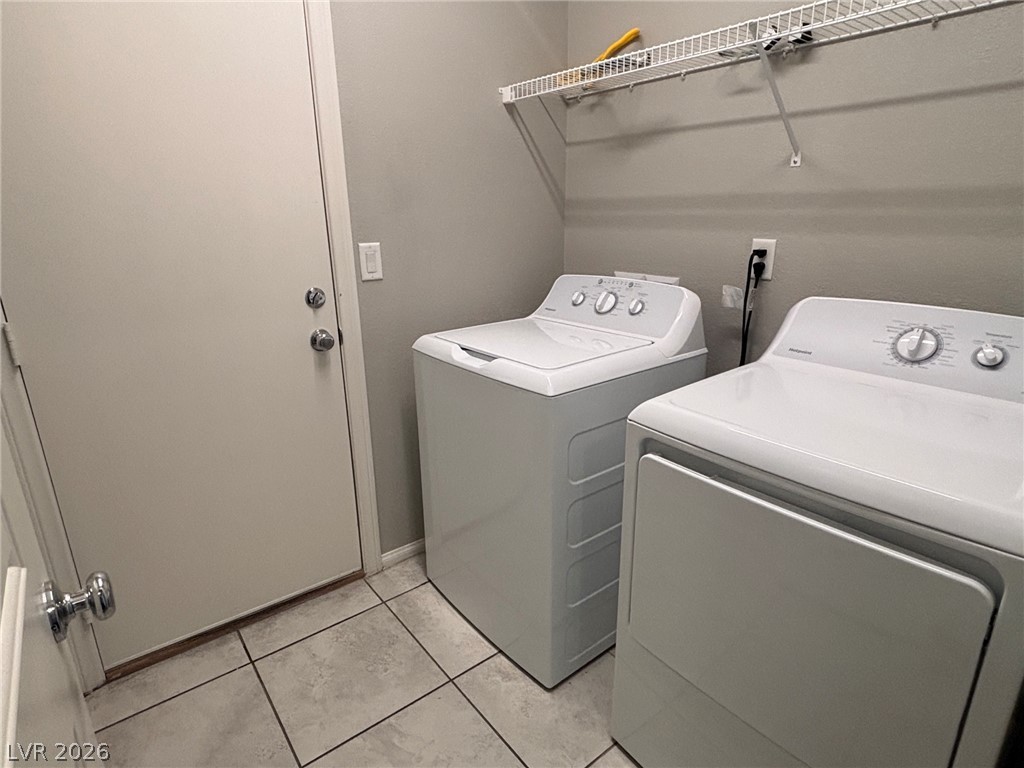 2850 Alenga Street Property Photo 23