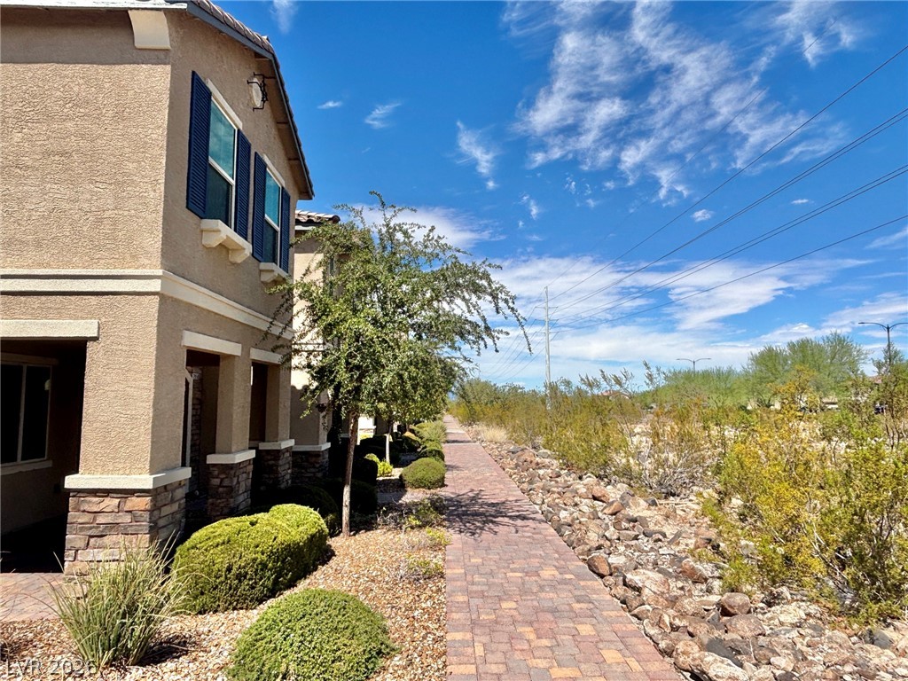 2850 Alenga Street Property Photo 24