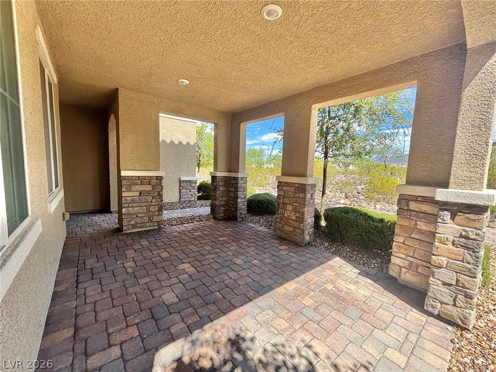 2850 Alenga Street Property Photo 25