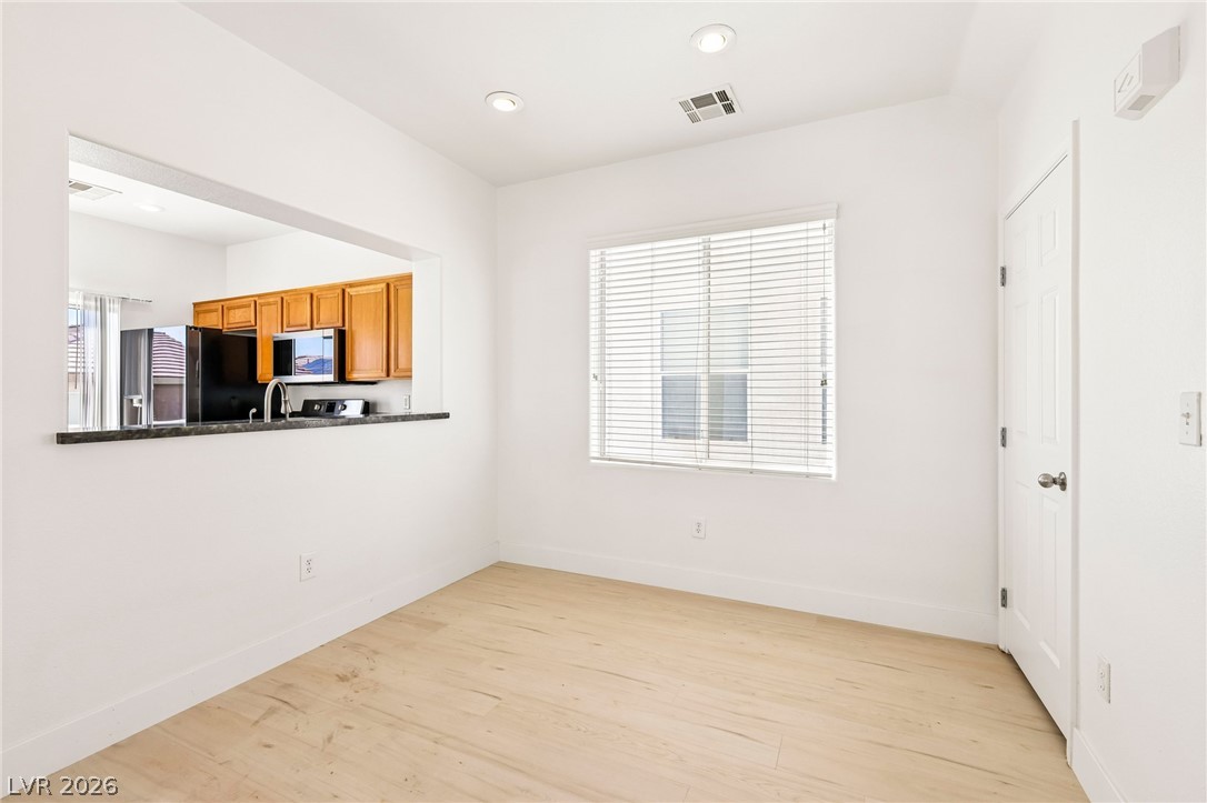9550 Summer Furnace Street Property Photo 4
