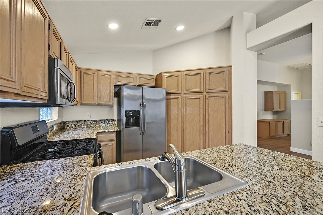 2559 Misty Olive Avenue Property Photo 9